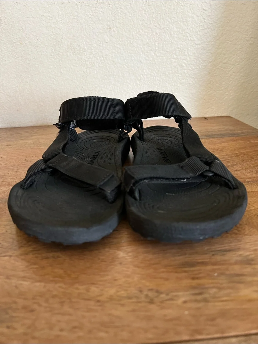 Teva Hurricane Sport Sandals Men's Black on Black Adjustable Straps Size 8
